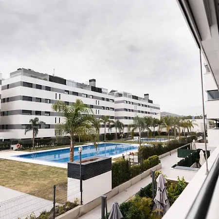 Beachside Escape With Parking And Pool Rems Lägenhet *