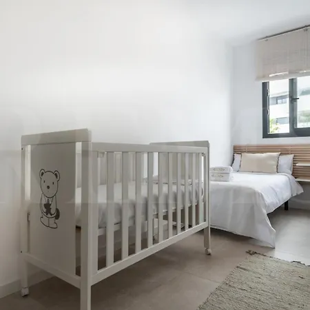 Beachside Escape With Parking And Pool Rems Lägenhet Torremolinos