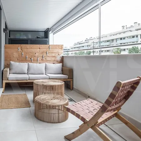 Beachside Escape With Parking And Pool Rems Lägenhet