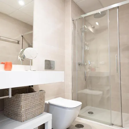 Apartamento Beachside Escape With Parking And Pool Rems Torremolinos