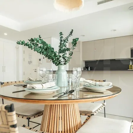 Apartamento Beachside Escape With Parking And Pool Rems Torremolinos